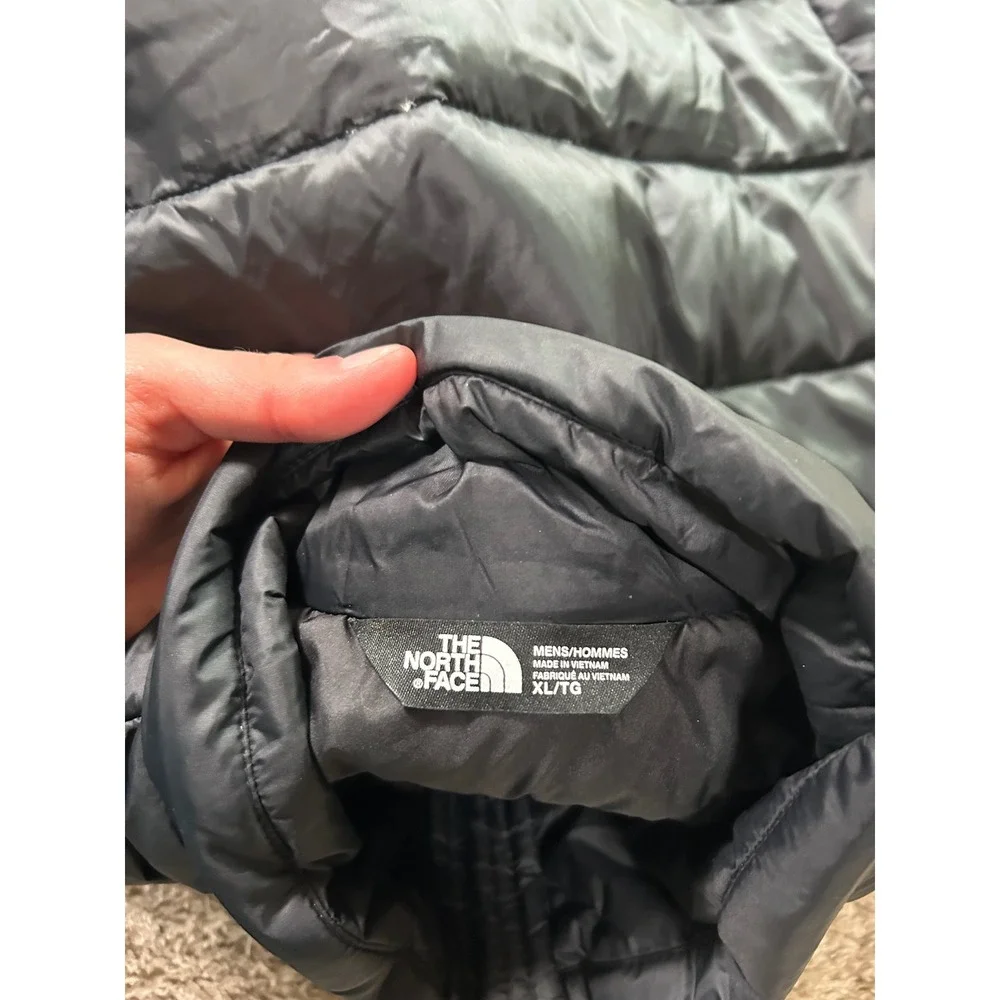 The North Face 550 Down Puffer Vest Mens XL Black Hiking Outdoors Camping Winter